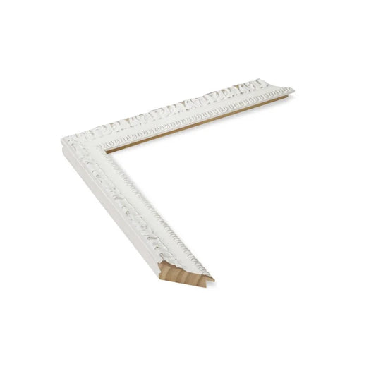 Beyaz Klasik Desenli Ahşap Çerçeve