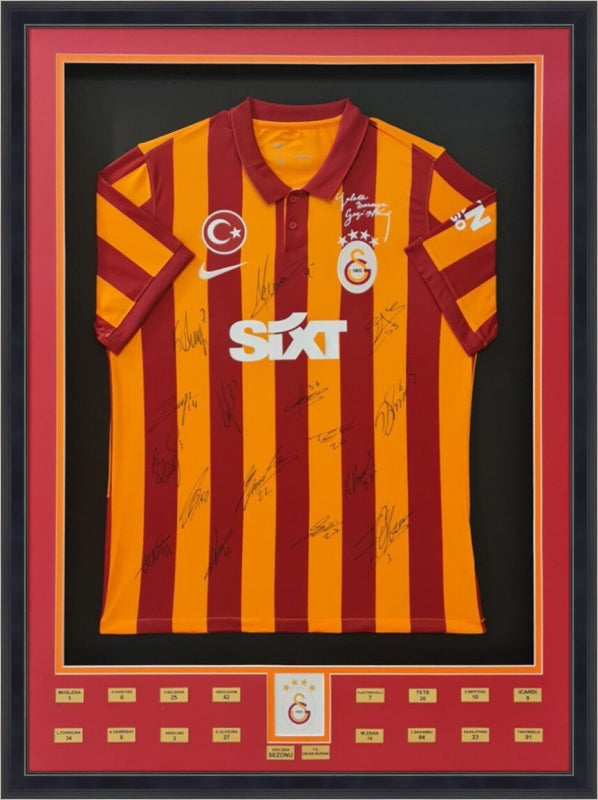 Özel Tasarım Forma Çerçevesi – Sarı / Kırmızı - Oyuncu İsimli