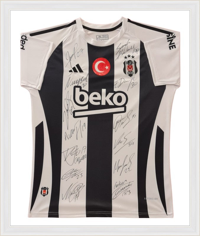 Kişiye Özel Forma Çerçeveleme – Özelleştirilebilir Ahşap Çerçeve ve Paspartu - Siyah / Beyaz