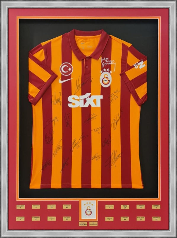 Özel Tasarım Forma Çerçevesi – Sarı / Kırmızı - Oyuncu İsimli