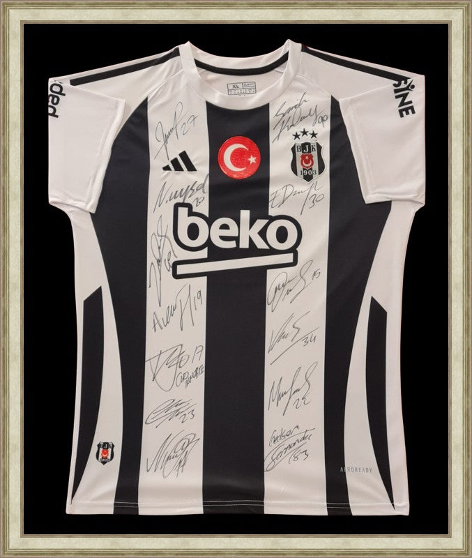 Kişiye Özel Forma Çerçeveleme – Özelleştirilebilir Ahşap Çerçeve ve Paspartu - Siyah / Beyaz