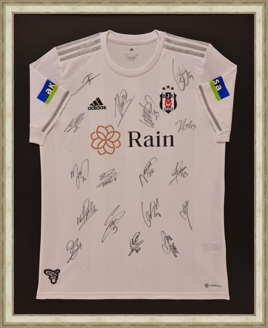 Özel Tasarım Forma Çerçevesi – Siyah / Beyaz- Sade Kapalı Kol