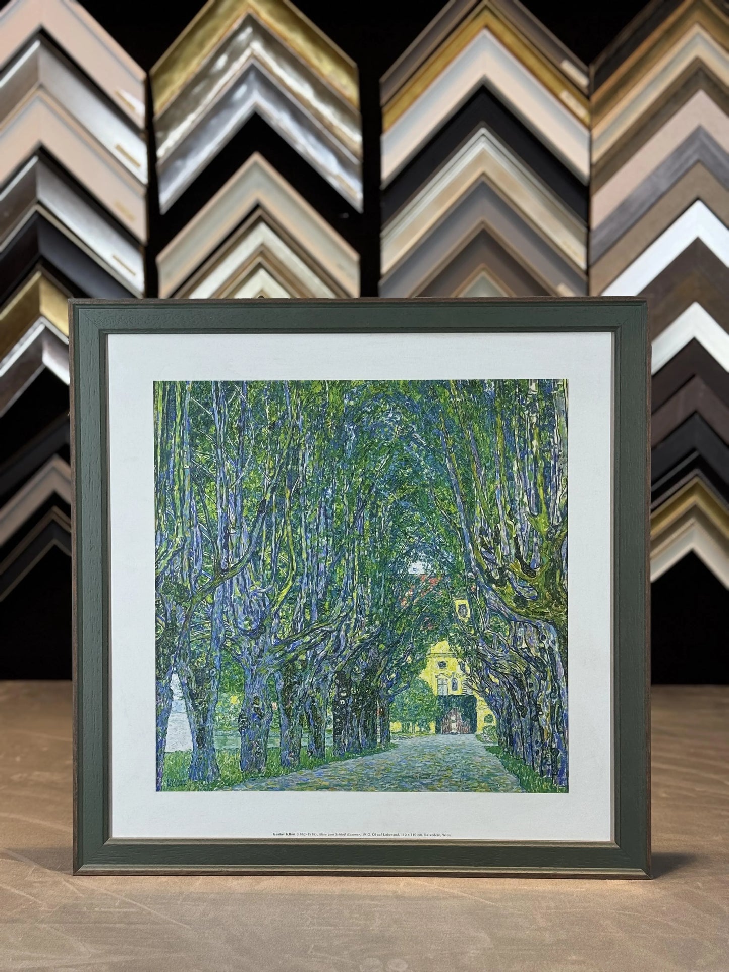 Koyu Yeşil / Ceviz Desenli Ahşap Çerçeve