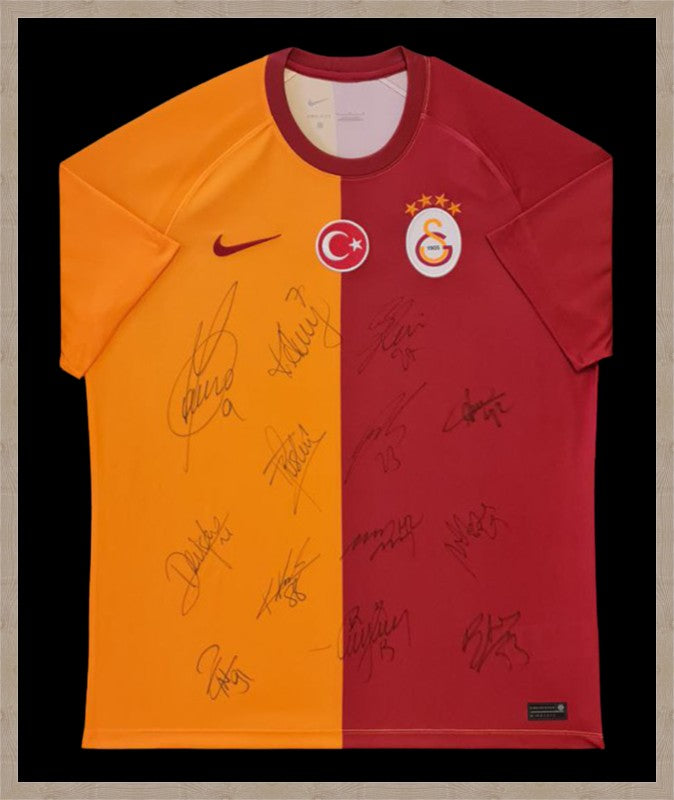 Kişiye Özel Forma Çerçeveleme – Özelleştirilebilir Ahşap Çerçeve ve Paspartu - Sarı / Kırmızı