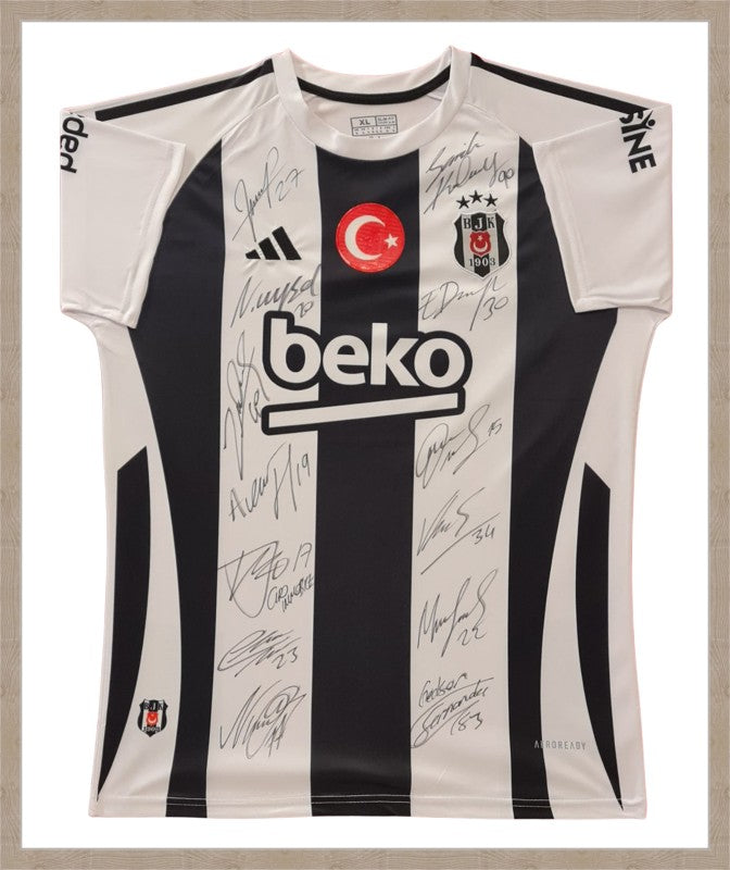 Kişiye Özel Forma Çerçeveleme – Özelleştirilebilir Ahşap Çerçeve ve Paspartu - Siyah / Beyaz