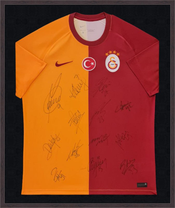 Kişiye Özel Forma Çerçeveleme – Özelleştirilebilir Ahşap Çerçeve ve Paspartu - Sarı / Kırmızı