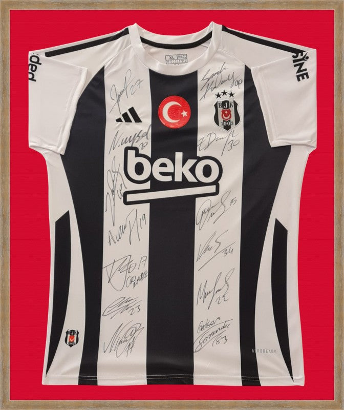 Kişiye Özel Forma Çerçeveleme – Özelleştirilebilir Ahşap Çerçeve ve Paspartu - Siyah / Beyaz