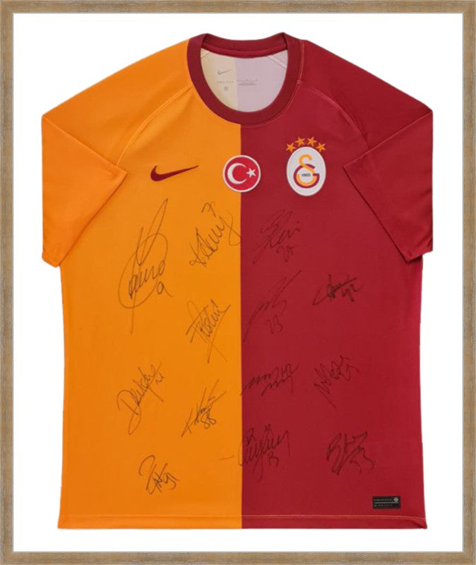 Kişiye Özel Forma Çerçeveleme – Özelleştirilebilir Ahşap Çerçeve ve Paspartu - Sarı / Kırmızı