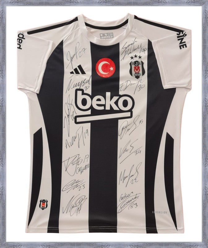 Kişiye Özel Forma Çerçeveleme – Özelleştirilebilir Ahşap Çerçeve ve Paspartu - Siyah / Beyaz