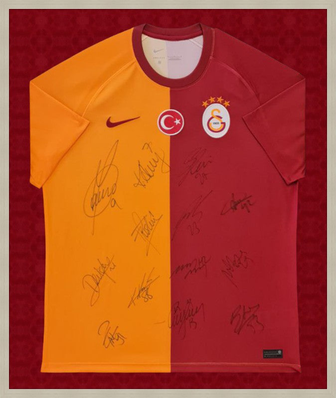 Kişiye Özel Forma Çerçeveleme – Özelleştirilebilir Ahşap Çerçeve ve Paspartu - Sarı / Kırmızı