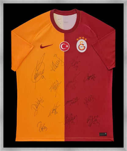 Kişiye Özel Forma Çerçeveleme – Özelleştirilebilir Ahşap Çerçeve ve Paspartu - Sarı / Kırmızı