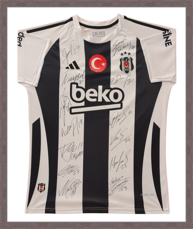 Kişiye Özel Forma Çerçeveleme – Özelleştirilebilir Ahşap Çerçeve ve Paspartu - Siyah / Beyaz