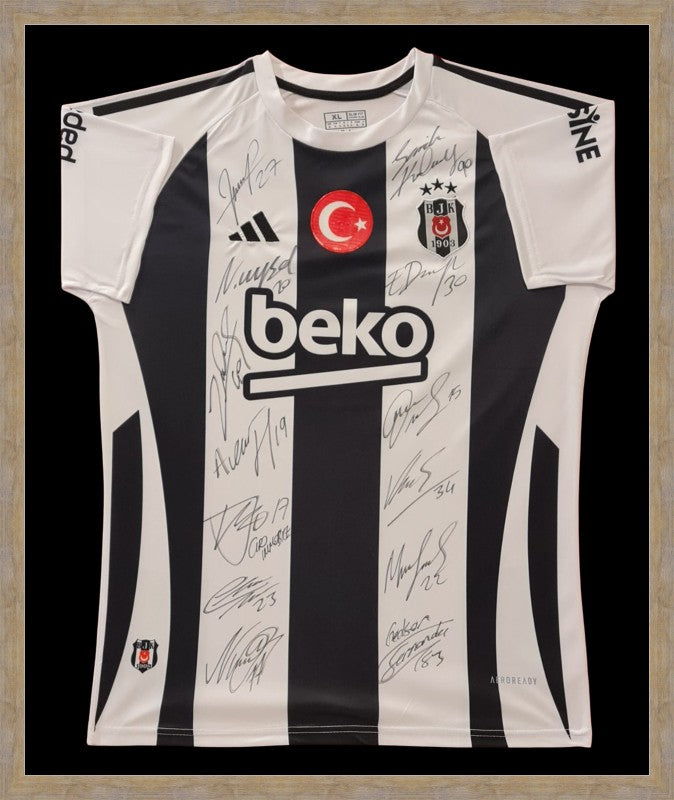 Kişiye Özel Forma Çerçeveleme – Özelleştirilebilir Ahşap Çerçeve ve Paspartu - Siyah / Beyaz