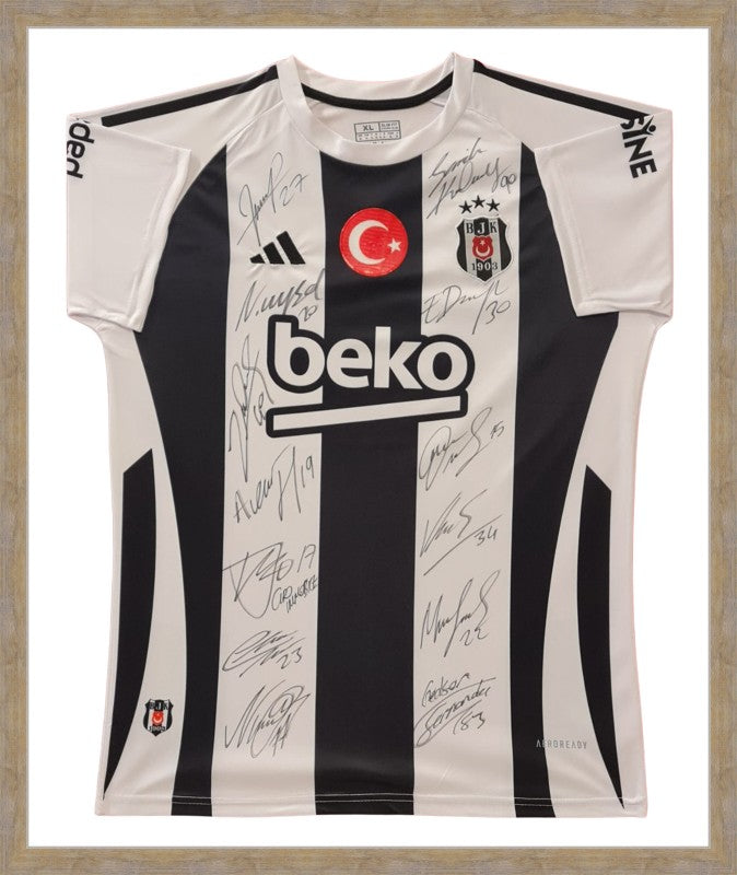 Kişiye Özel Forma Çerçeveleme – Özelleştirilebilir Ahşap Çerçeve ve Paspartu - Siyah / Beyaz