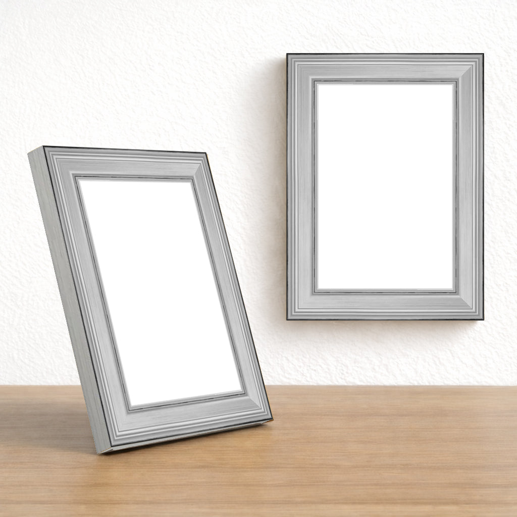 Açık Gri Klasik Ahşap Fotoğraf Çerçevesi – Masaüstü & Duvar Tipi (23 mm)