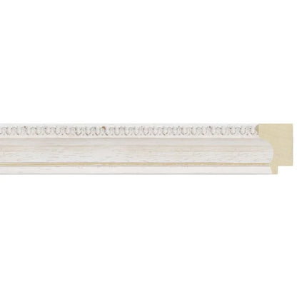 Beyaz Klasik Desenli Ahşap Çerçeve