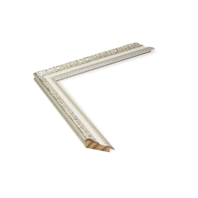 Açık Gümüş Klasik Desenli Ahşap Çerçeve