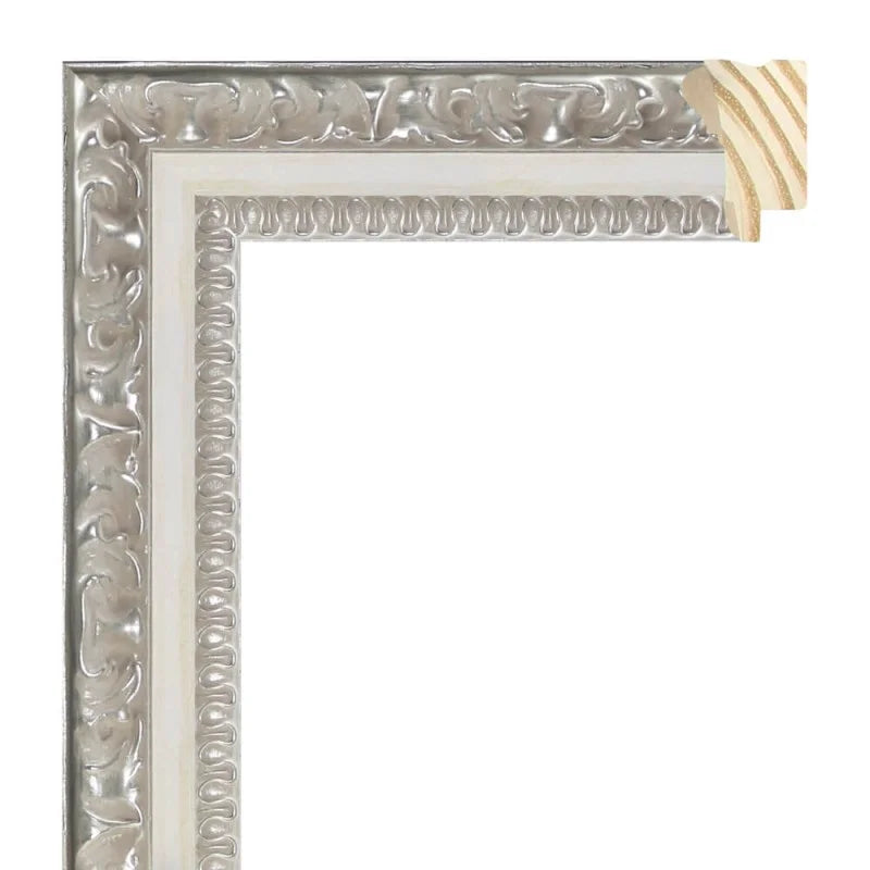 Açık Gümüş Klasik Desenli Ahşap Çerçeve
