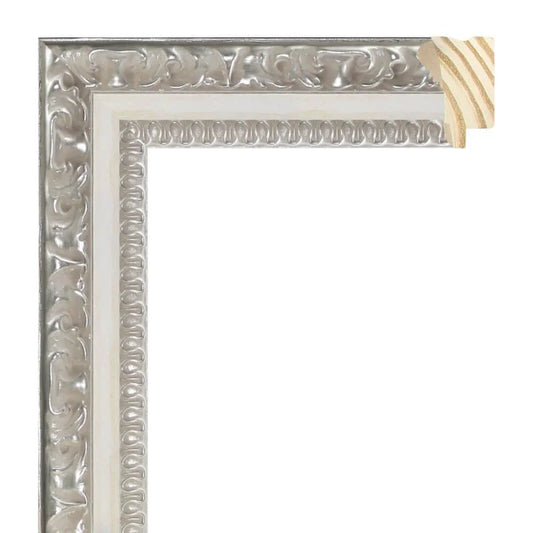 Açık Gümüş Klasik Desenli Ahşap Çerçeve